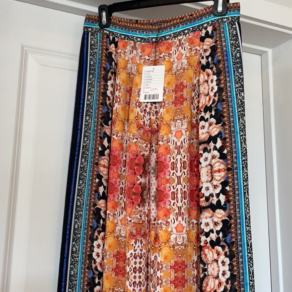 GORGEOUS NWT ANTHROPOLOGIE PANTS. SIZE 0. - Picture 2 of 5